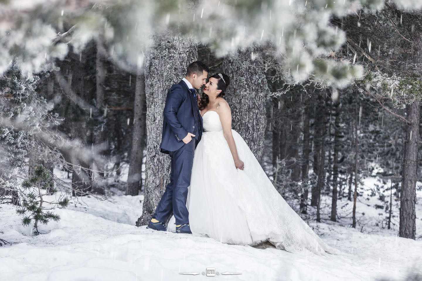 Retamosa fotografía bodas - Fotógrafo de bodas - https://www.retamosafotografiabodas.es/content/img/gal/1895/postboda-nieve-3_202001300917475e329f3b663e4.sized.jpg