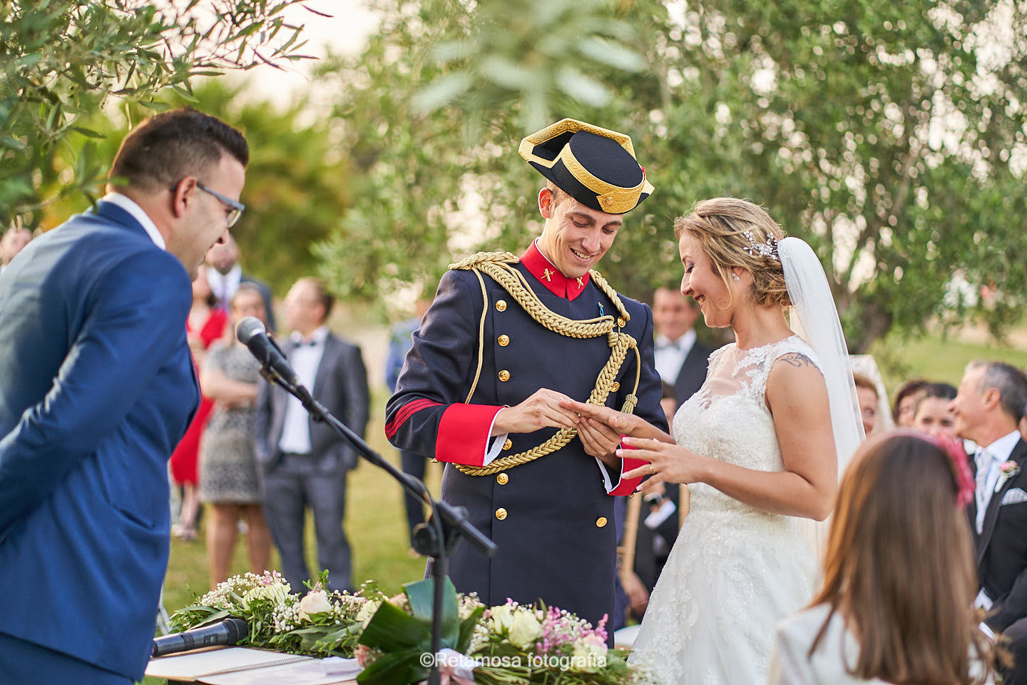 Bodas con pasillo de sables Retamosa fotografia bodas