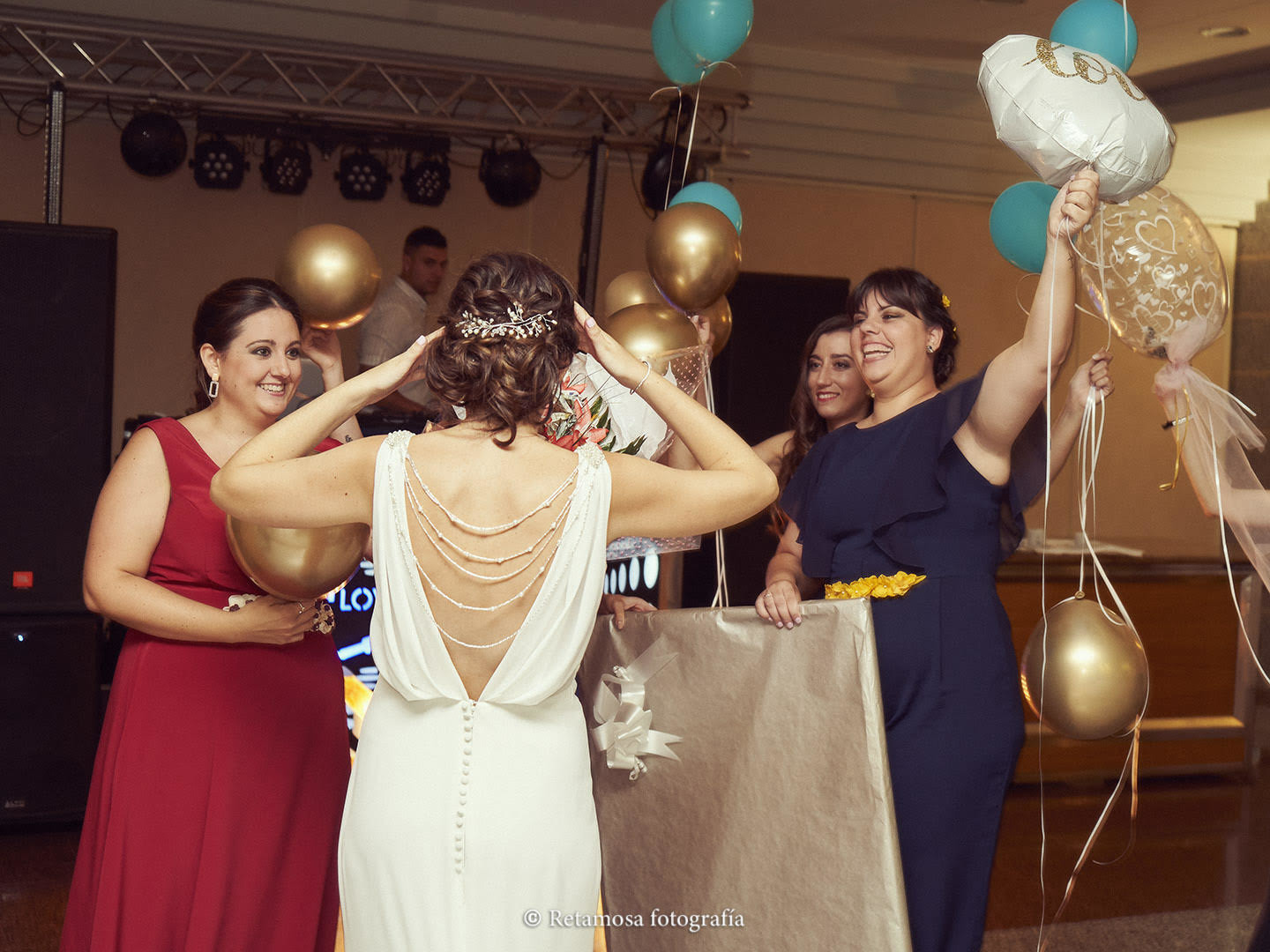 Fotos de boda divertidas con amigos